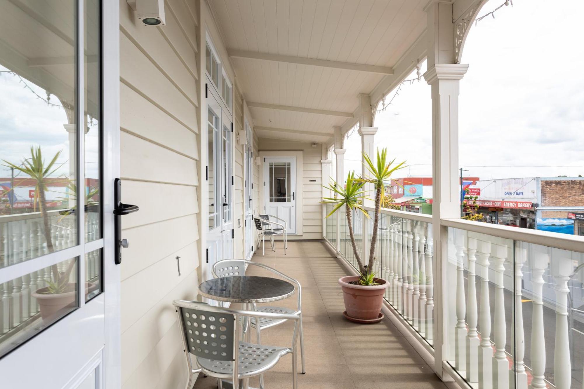 Tuakau Hotel Exterior foto